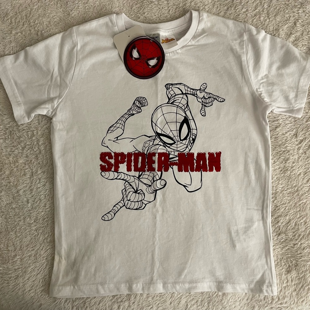 NEW WITH TAG Boys Spider-Man Graphic Flip sequin T-Shirt